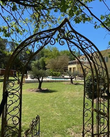 Entrecasteaux L'Eveil En Provence B&B 외부 사진